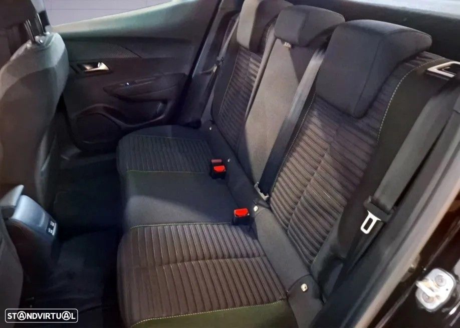 Peugeot e-2008 50 kWh Active - 6