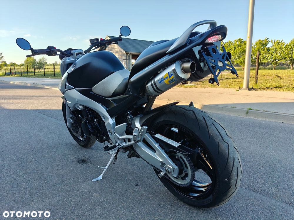 Suzuki GSR - 20