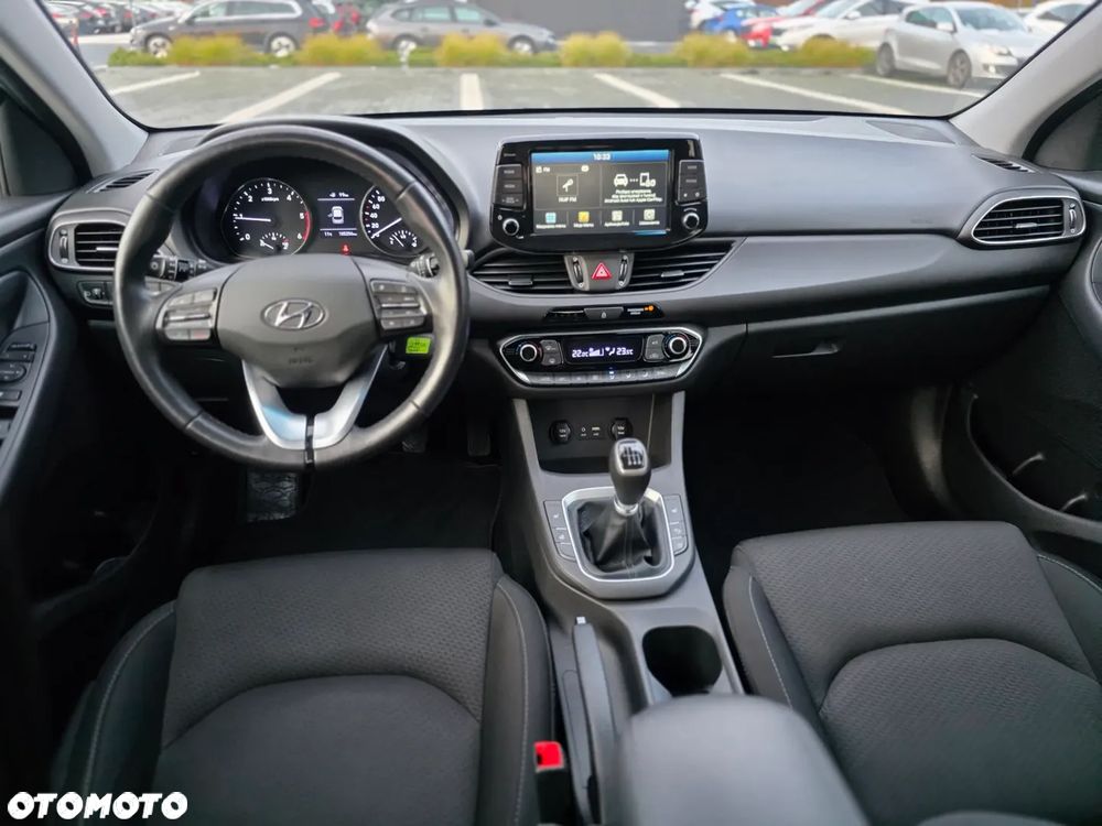 Hyundai i30 1.6 D Comfort - 13