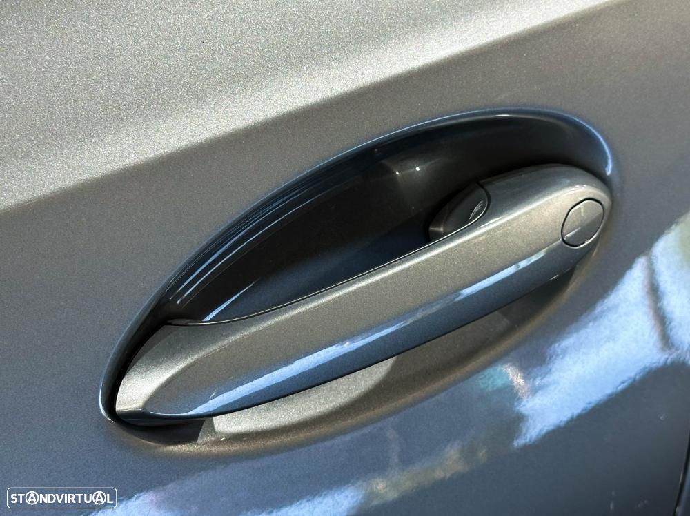 BMW 330 e Pack 50 anos M Auto - 18
