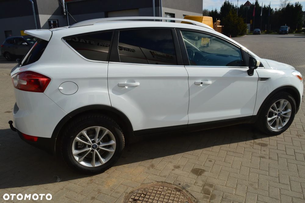 Ford Kuga 2.0 TDCi 2x4 Titanium - 10
