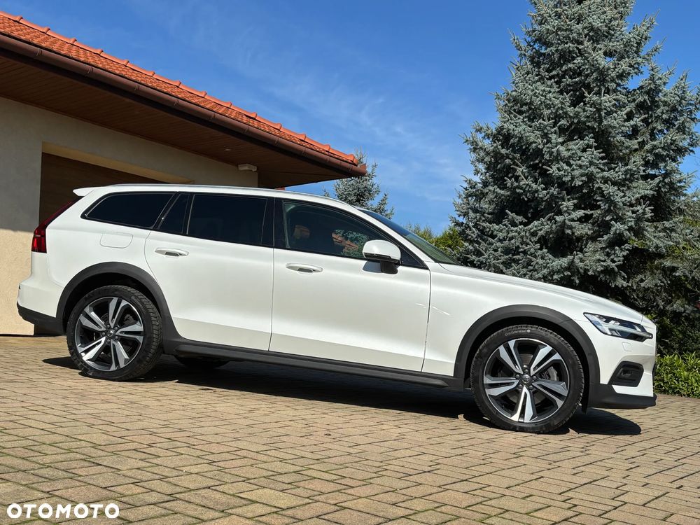 Volvo V60 Cross Country B4 D AWD Ultimate - 7