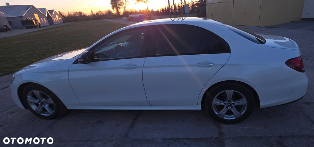 Mercedes-Benz Klasa E 200 4-Matic 9G-TRONIC - 3