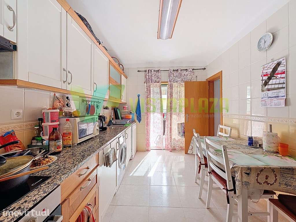 Apartamento T2 em Lagos na Zona do Chinicato, com Vista Desafogada - Grande imagem: 4/23