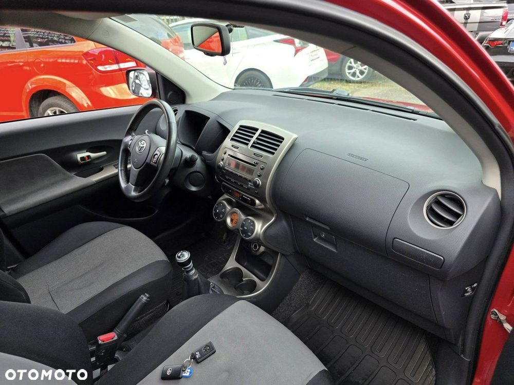 Toyota Urban Cruiser 1.33 Sol - 21