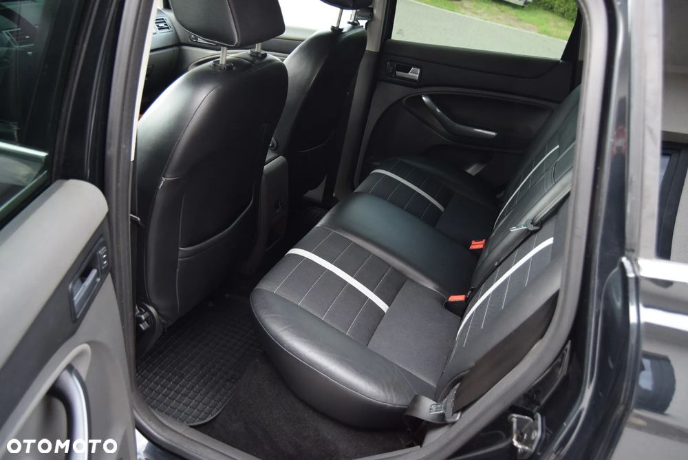 Ford Kuga 2.0 TDCi 4x4 Titanium - 21