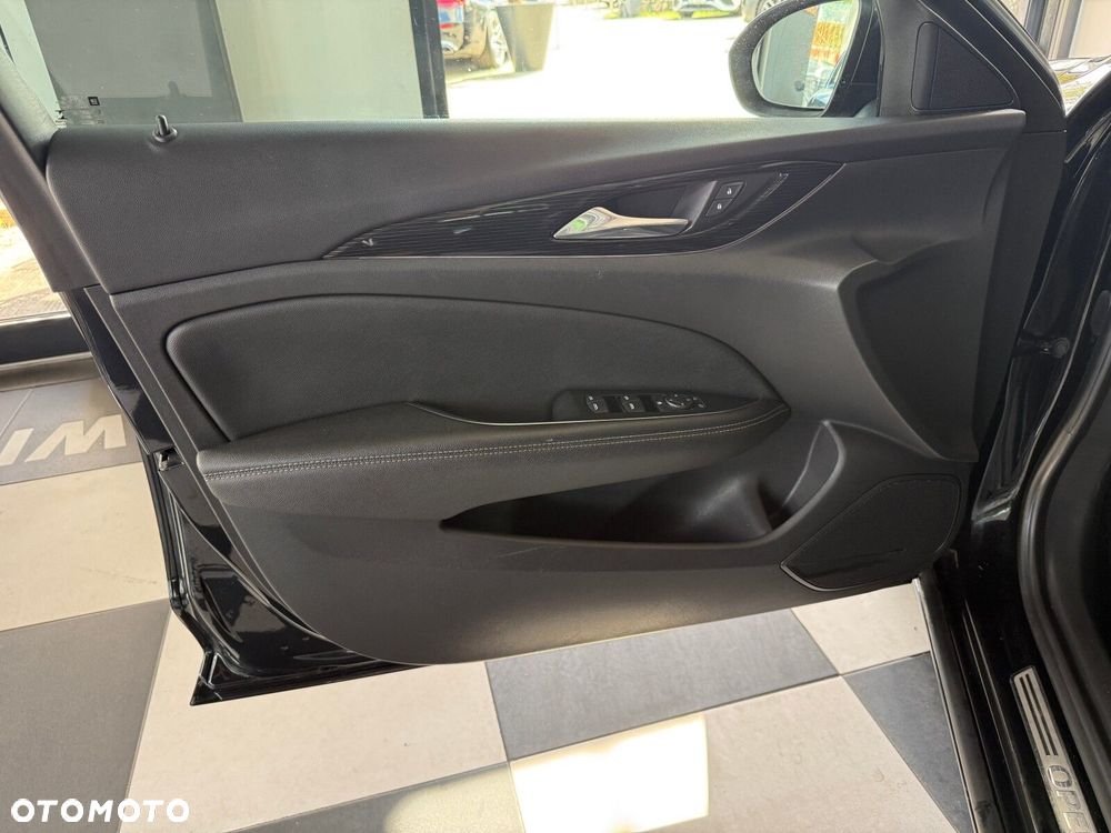 Opel Insignia - 19