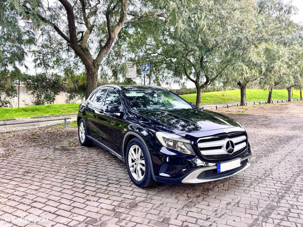Mercedes-Benz GLA 220 d 4Matic 7G-DCT Urban - 3
