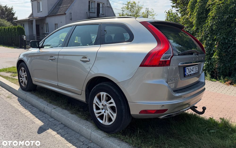 Volvo XC 60 D4 Geartronic Momentum - 4