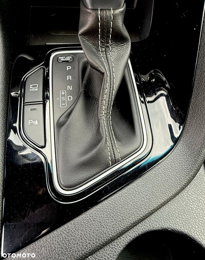 Kia Niro 1.6 GDI HEV 2WD OPF Edition 7 - 24
