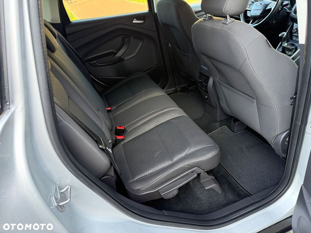 Ford Kuga - 8