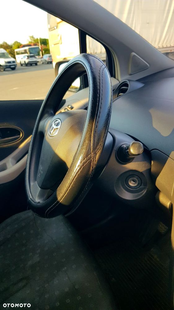 Toyota Yaris 1.0 Luna A/C - 19