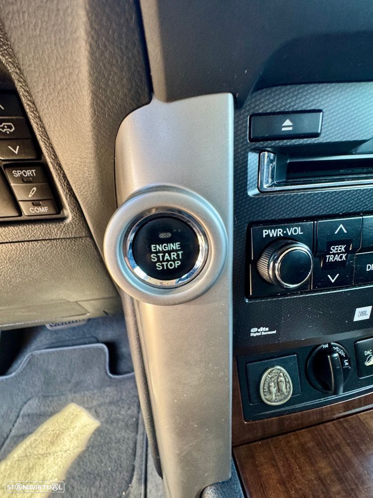 Toyota Land Cruiser - 26