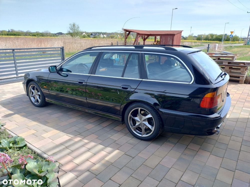 BMW Seria 5 520i Touring - 8