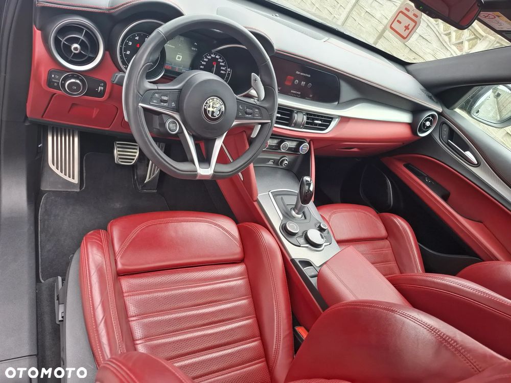 Alfa Romeo Stelvio - 22