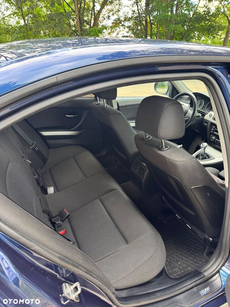 BMW Seria 3 318d - 10