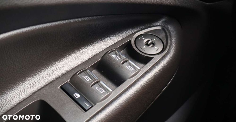 Ford Kuga - 27