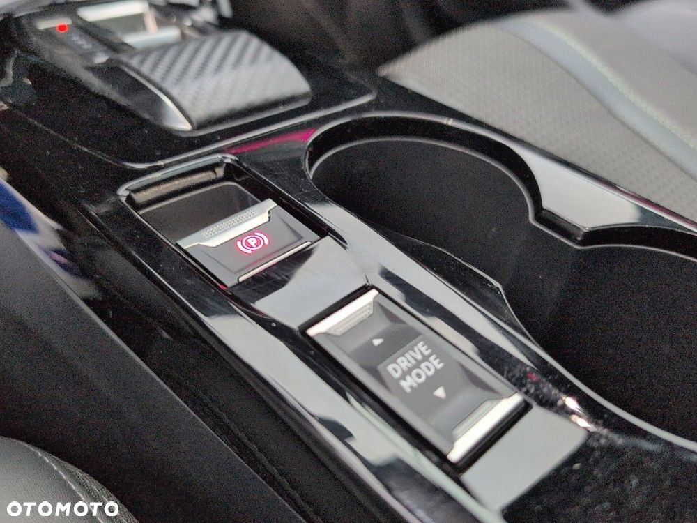 Peugeot 208 e-208 GT - 14