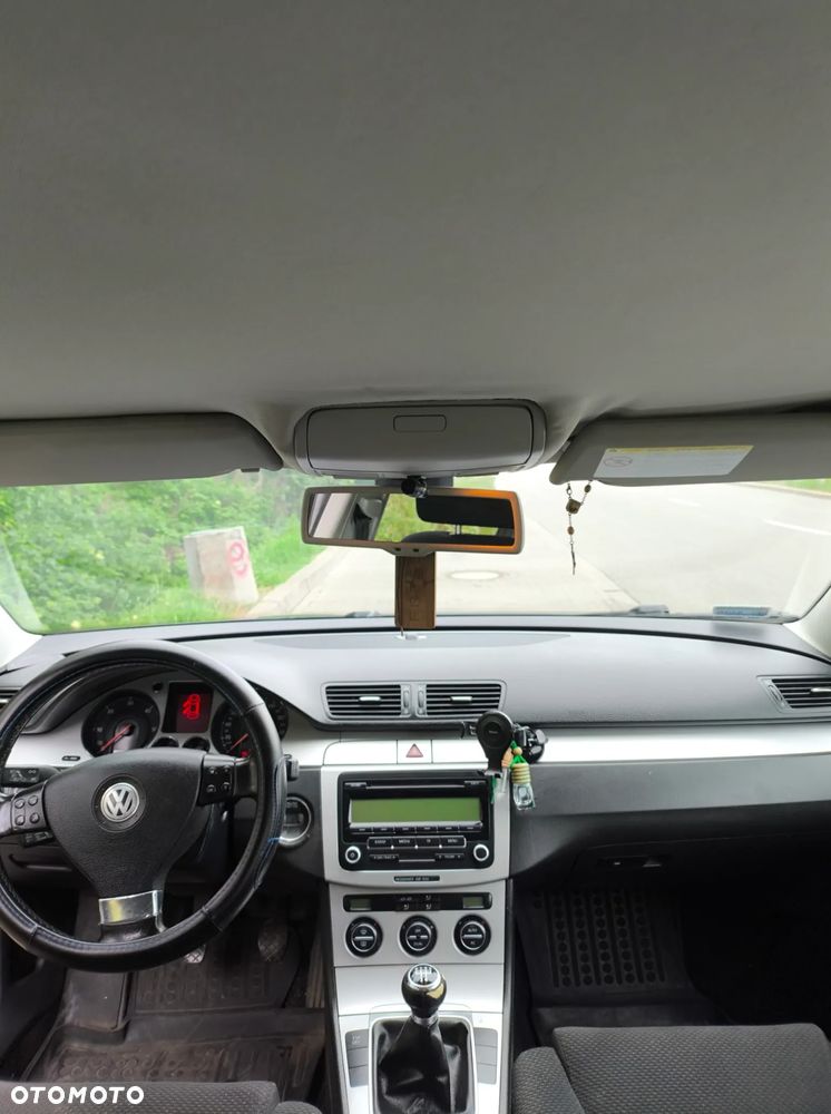 Volkswagen Passat 1.9 TDI Comfortline - 9