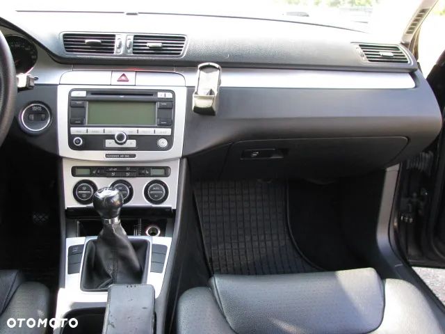 Volkswagen Passat 1.9 TDI Comfortline - 10