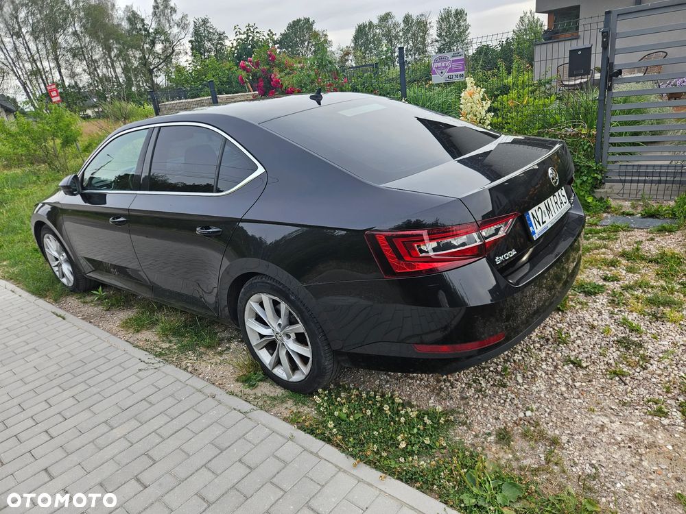 Skoda Superb 2.0 TDI 4x4 Style DSG - 6