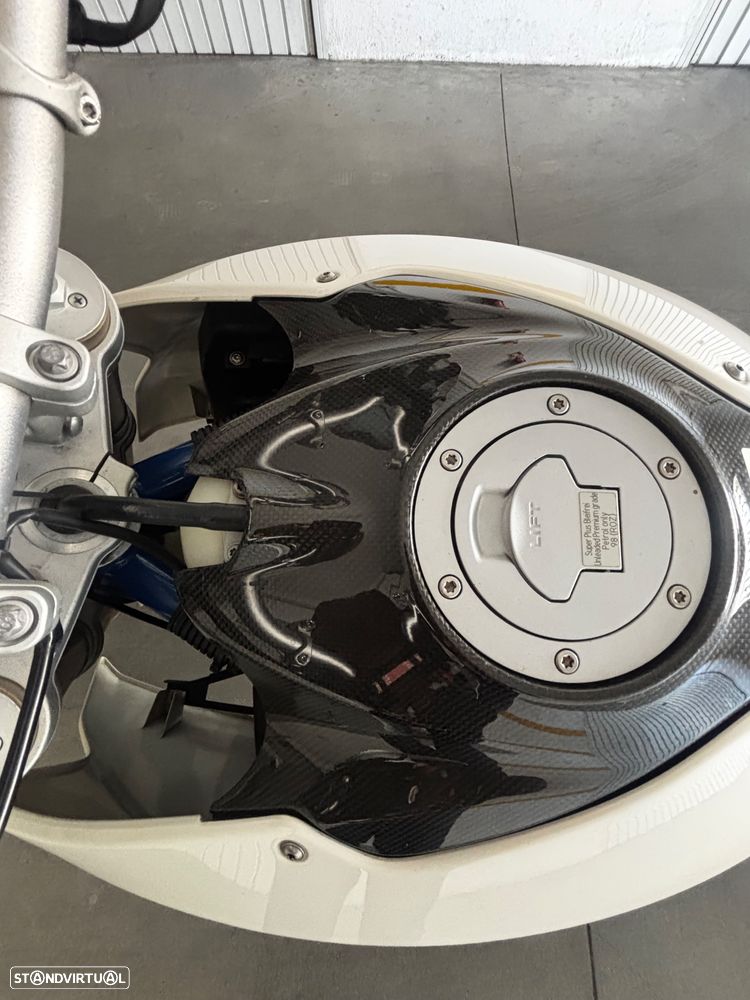 BMW HP2 - 26