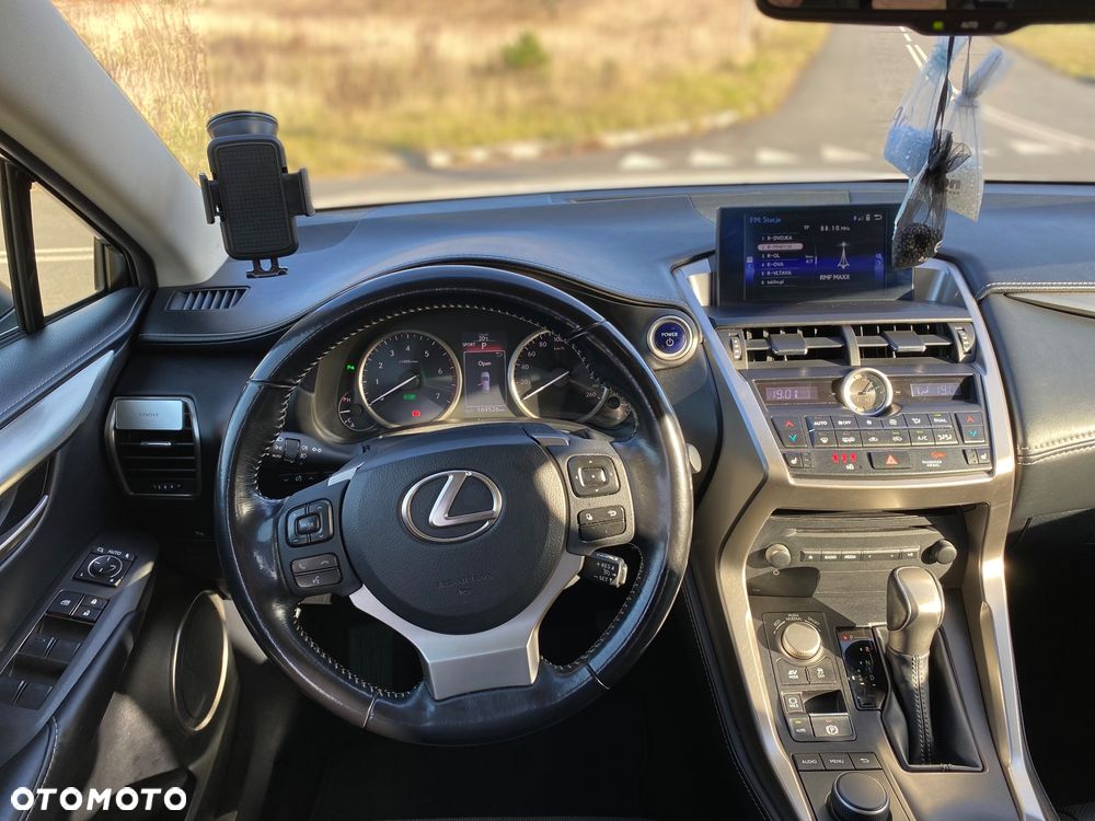 Lexus NX 300h Comfort AWD - 8