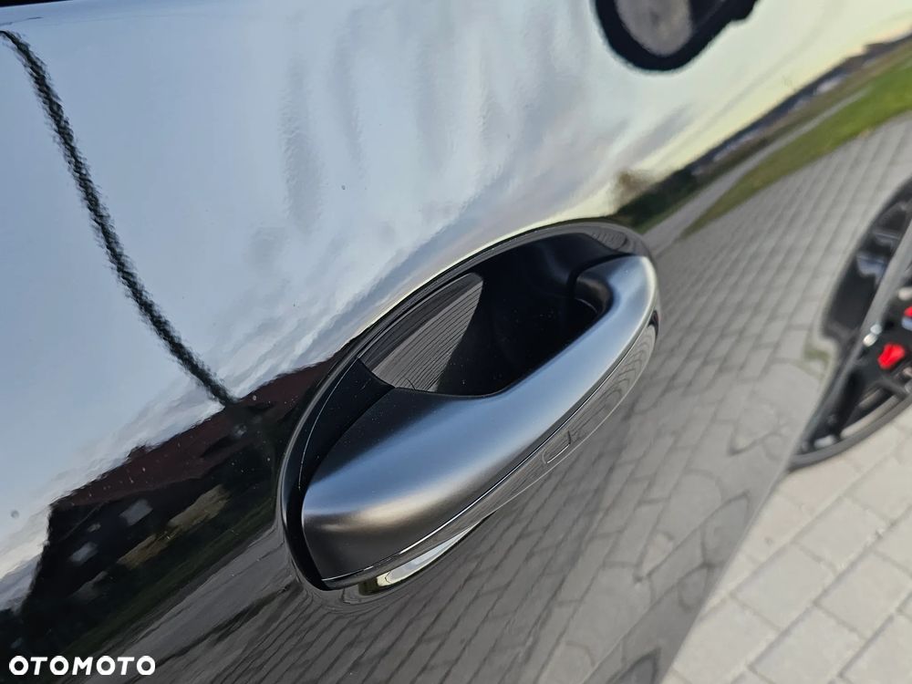 Mercedes-Benz GLA - 12