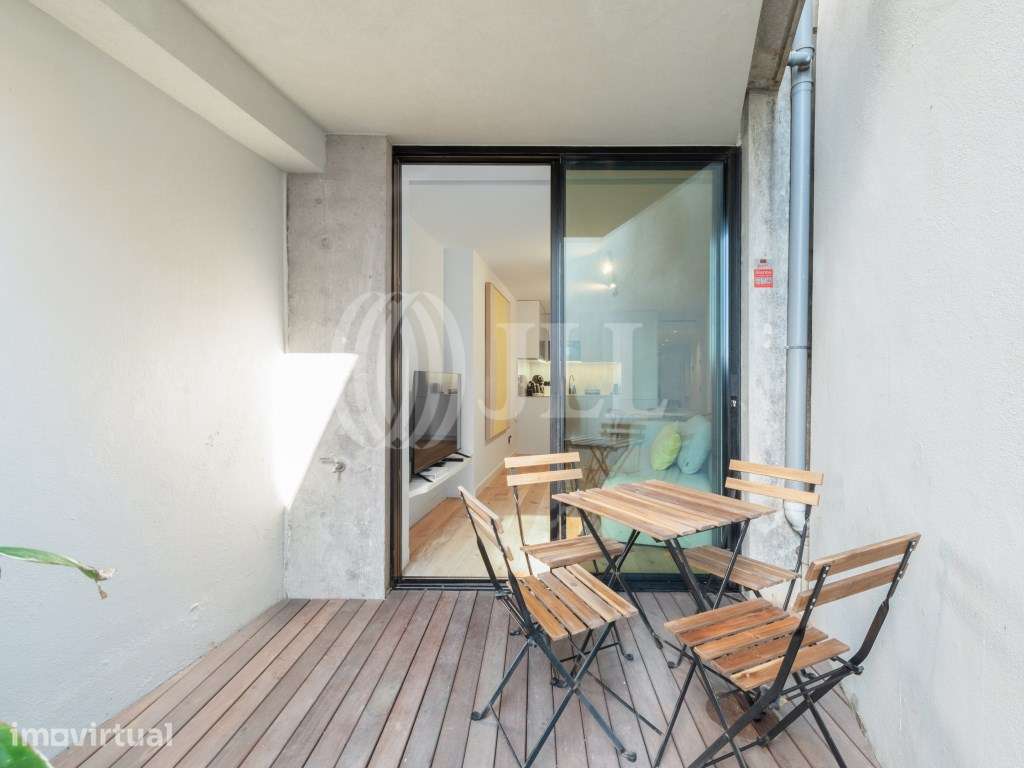 Apartmento T0, com terraço e vista mar, no Porto - Grande imagem: 2/23
