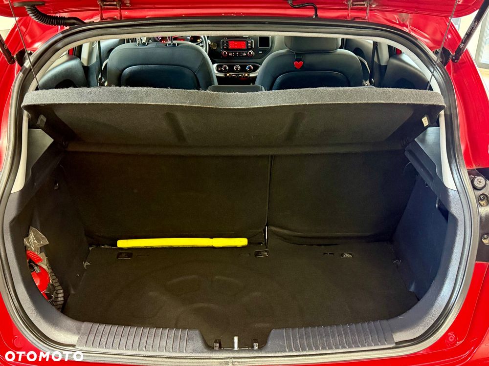 Kia Rio 1.2 L - 10