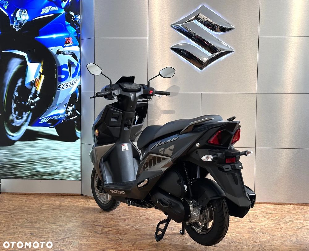 Suzuki Avenis - 6