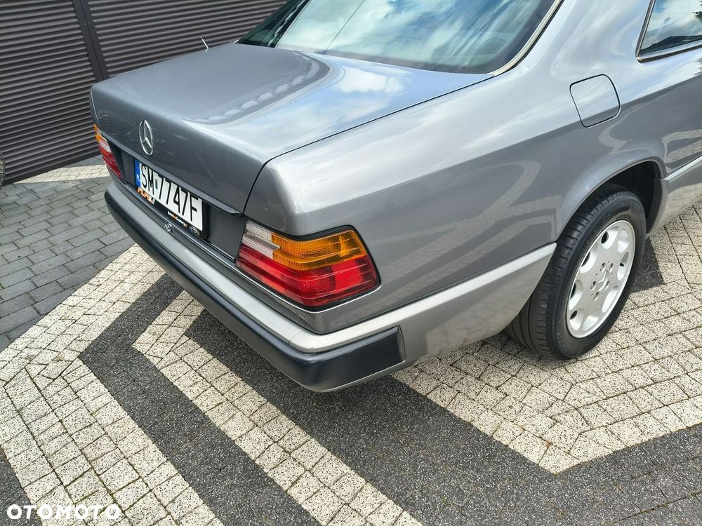 Mercedes-Benz W124 (1984-1993) - 24