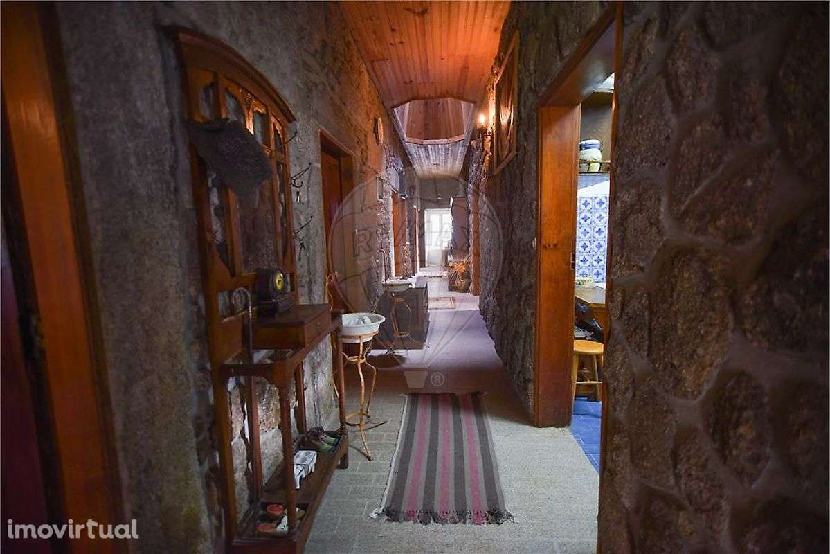 Chalet mais um anexo habitacional no centro da vila do Gerês! - Grande imagem: 4/21