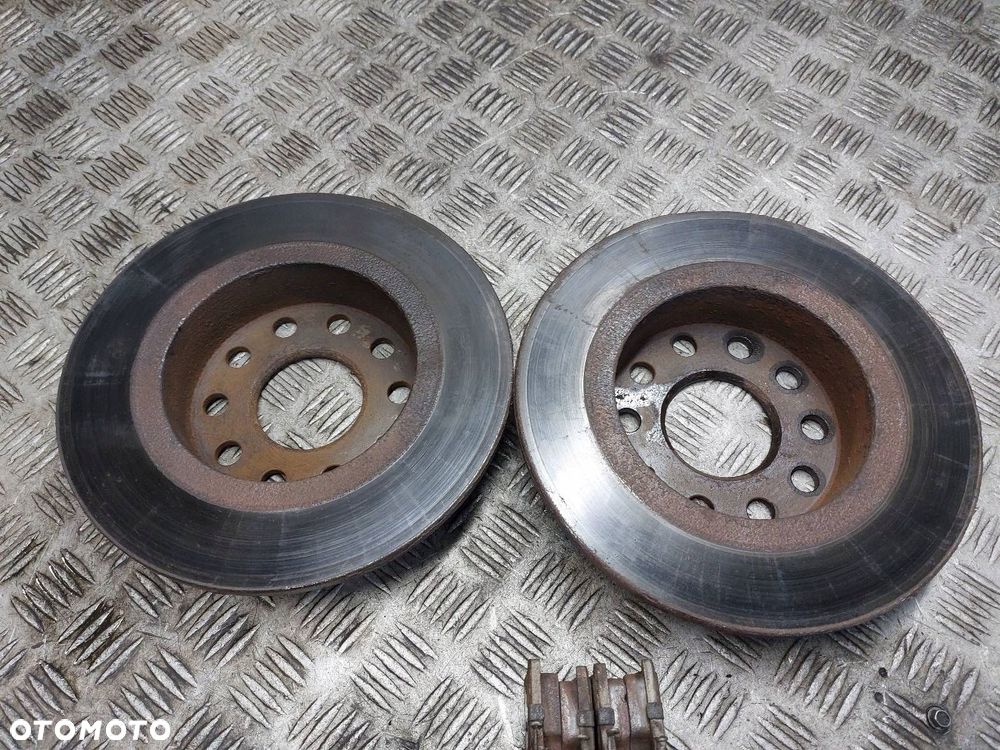 TARCZE HAMULCOWE TYŁ + KLOCKI VOLKSWAGEN GOLF V PLUS - 4