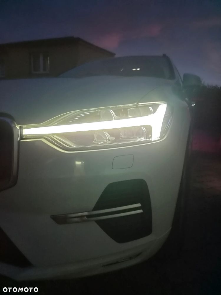 Volvo XC 60 B4 D AWD Momentum Pro - 27