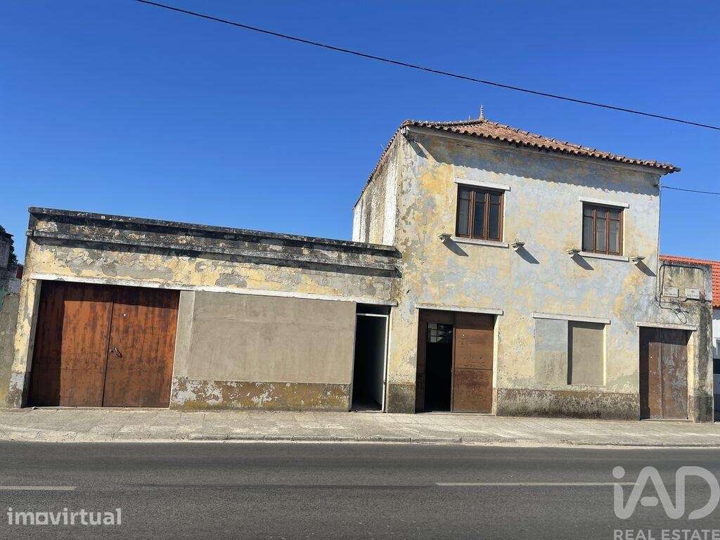 Prédio em Fazendas de Almeirim de 395 m2
