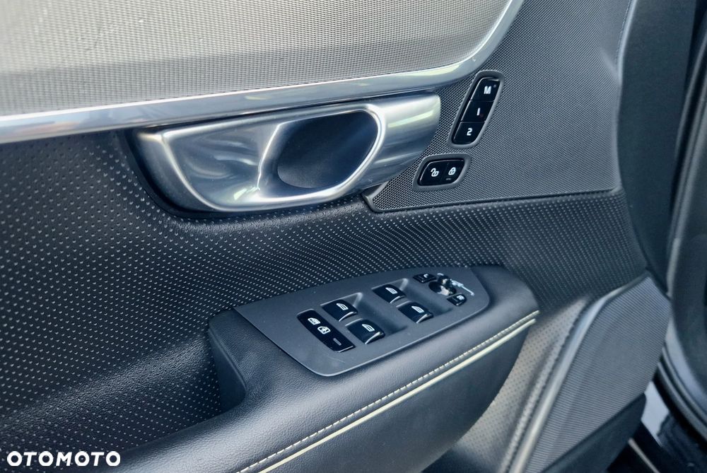 Volvo V90 D4 Geartronic R Design - 21