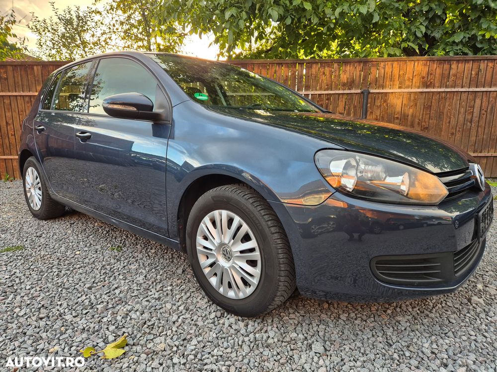 Volkswagen Golf - 1