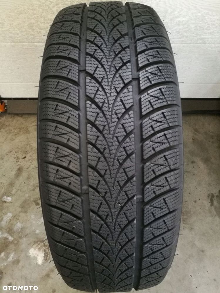 Opona zimowa 215/60 R 16 Triangle Winter X TW401 - 1