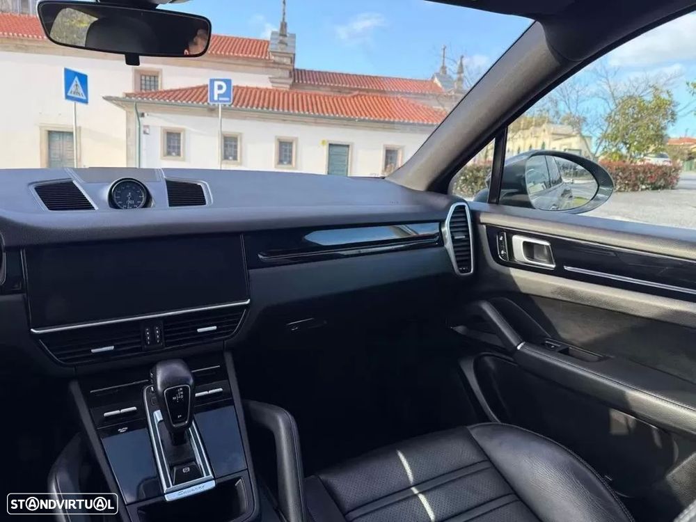 Porsche Cayenne Coupé E-Hybrid - 27