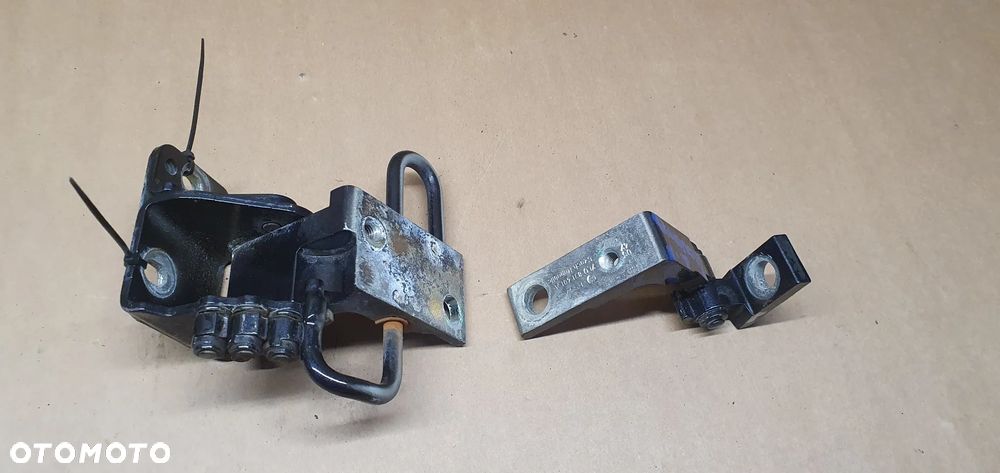 Zawias lewy przód przedni górny dolny para VW Touareg 7L0831411 - 4
