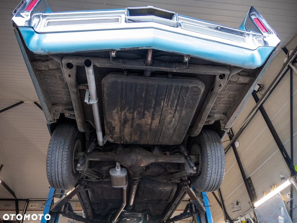 Cadillac Deville - 34