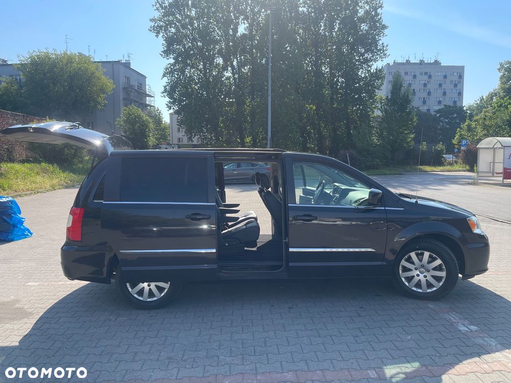 Chrysler Town & Country 3.6 Limited - 16