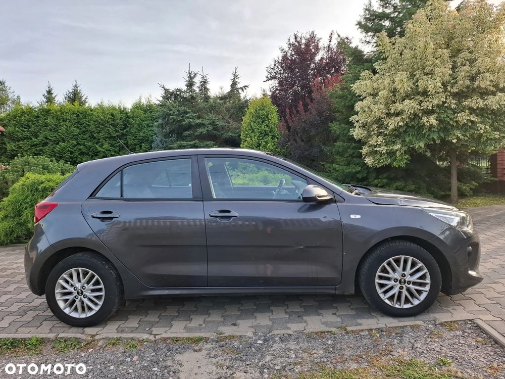 Kia Rio - 8