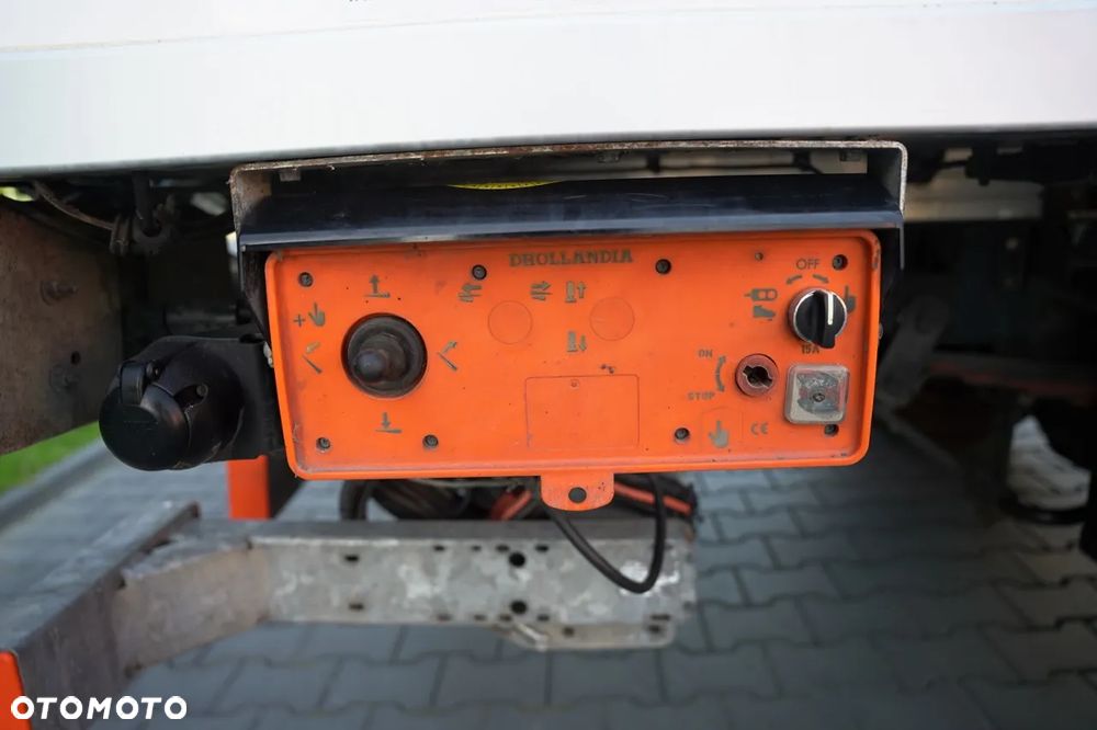Iveco DAILY 70-150 / CHŁODNIA / AGREGAT THERMO KING V -300 MAX / BLIŹNIAK / WINDA DHOLLANDIA / AUTOMAT / 3 MIEJSCA - 20