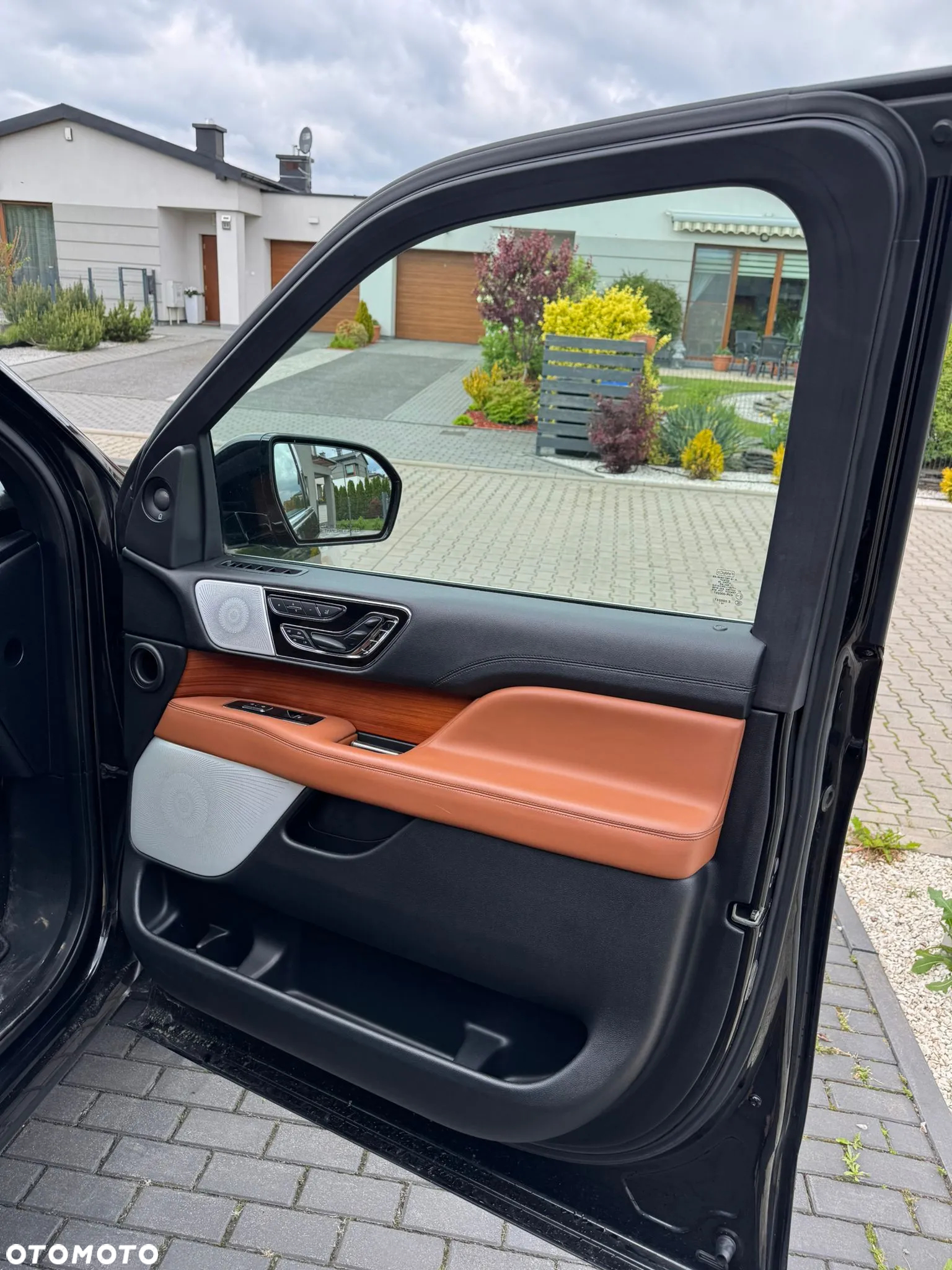 Lincoln Navigator - 23