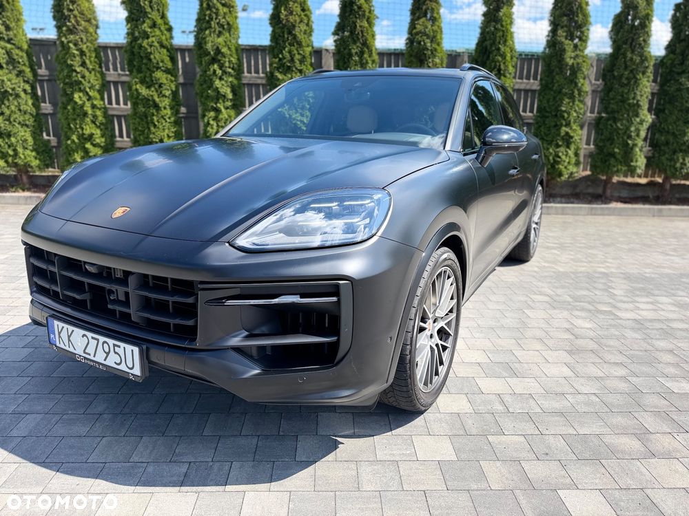 Porsche Cayenne - 1