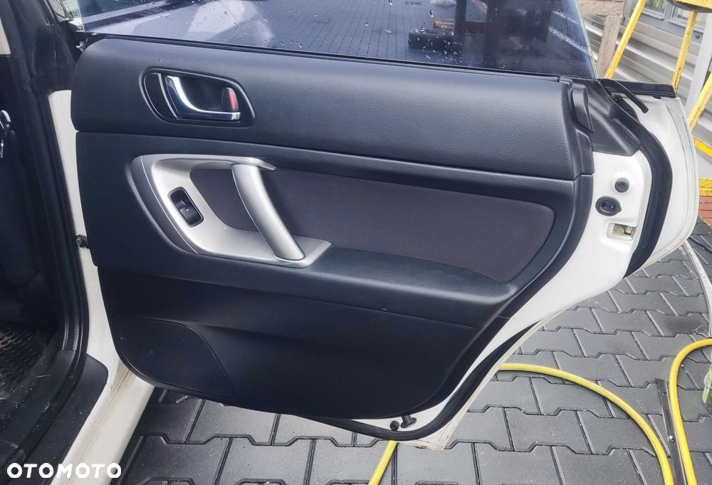 DRZWI KOMPLETNE PRAWY TYŁ SUBARU LEGACY IV KOMBI 37J - 6