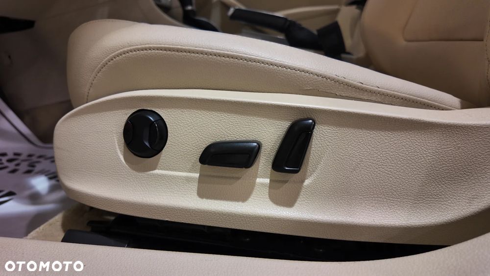 Volkswagen Passat - 39