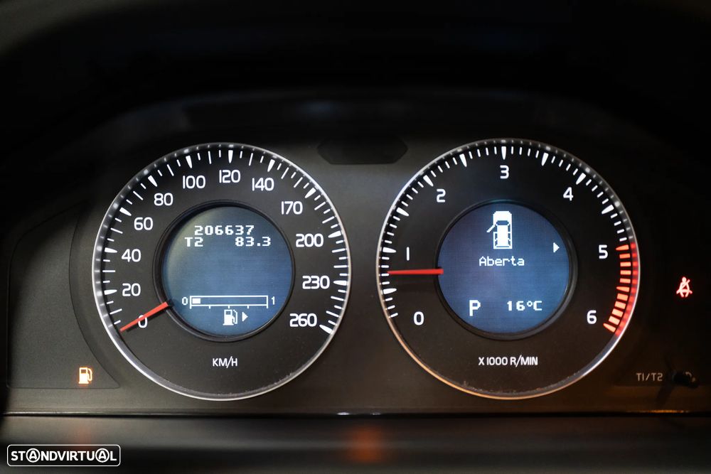 Volvo XC 70 D5 Summum Geartronic - 29